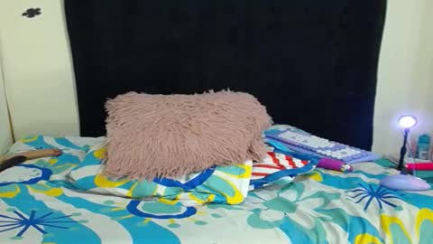 Snapshot of latin_rihanna_j chatting on December 4, 2024, 3:59 am karen online show from December 4, 2024, 3:59 am