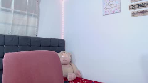 Snapshot of latin_rihanna_j chatting on October 21, 2025, 3:18 am karen online show from October 21, 2025, 3:18 am