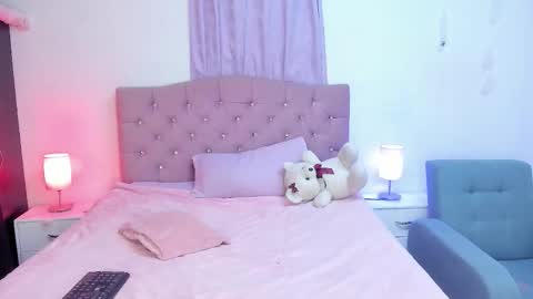 Martina online show from November 27, 2025, 9:17 pm