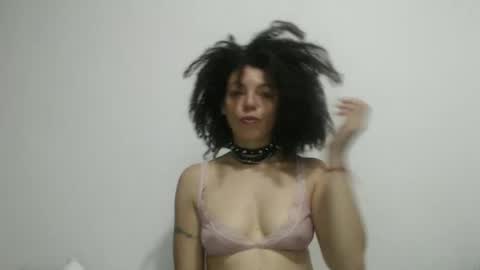 Latinacoka online show from May 31, 2026, 1:47 am