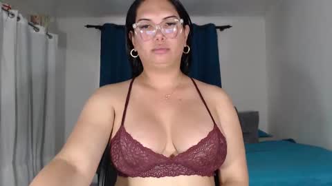 Snapshot of latinaflower_ts chatting on February 3, 2025, 7:31 pm FLOR SALVAJE online show from February 3, 2025, 7:31 pm