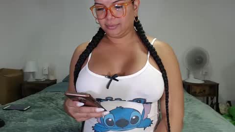 Snapshot of latinaflower_ts chatting on October 11, 2025, 10:30 pm FLOR SALVAJE online show from October 11, 2025, 10:30 pm