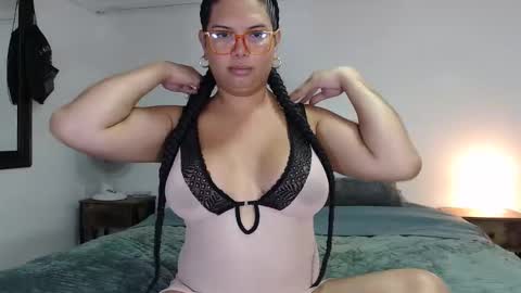 Snapshot of latinaflower_ts chatting on October 12, 2025, 5:45 pm FLOR SALVAJE online show from October 12, 2025, 5:45 pm