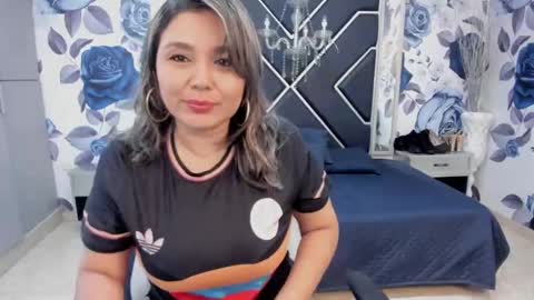 EMMA   online show from September 9, 2025, 2:16 pm