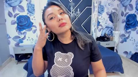 EMMA   online show from September 17, 2025, 2:41 pm