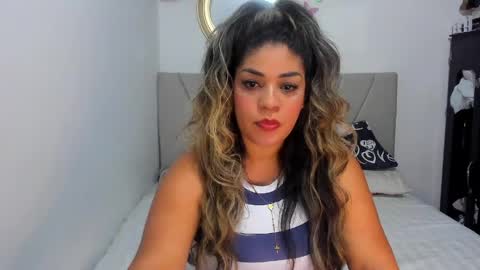 Snapshot of latinamav22 chatting on April 21, 2026, 8:34 pm latinamav22 online show from April 21, 2026, 8:34 pm