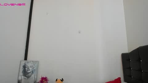 Snapshot of latinaqueen023 chatting on March 14, 2026, 2:33 pm Luna online show from March 14, 2026, 2:33 pm