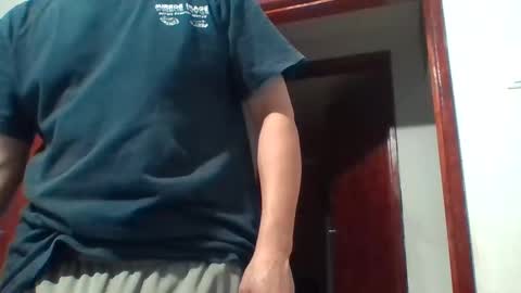 Snapshot of latinbigdick2 chatting on January 2, 2025, 12:02 am Robert online show from January 2, 2025, 12:02 am