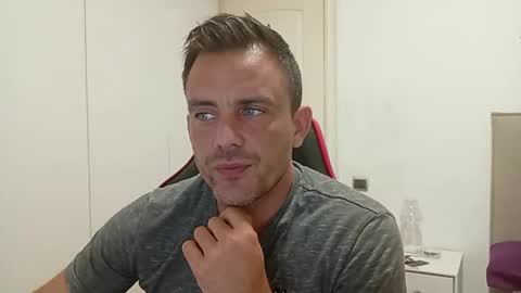 Snapshot of latinboyblue chatting on September 8, 2025, 8:41 pm LatinBlueBoy online show from September 8, 2025, 8:41 pm
