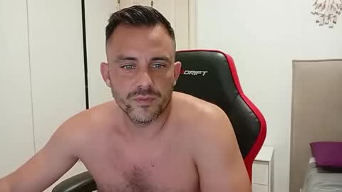 Snapshot of latinboyblue chatting on September 17, 2025, 9:38 pm LatinBlueBoy online show from September 17, 2025, 9:38 pm