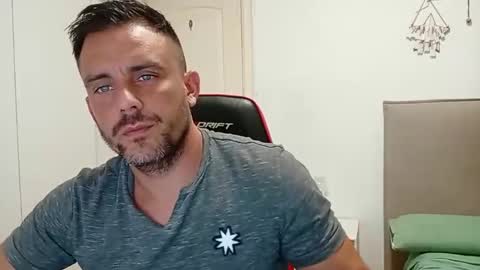 Snapshot of latinboyblue chatting on September 21, 2025, 7:04 pm LatinBlueBoy online show from September 21, 2025, 7:04 pm