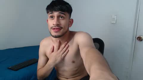 Snapshot of latinbunny7779 chatting on February 12, 2025, 5:26 am camilo online show from February 12, 2025, 5:26 am