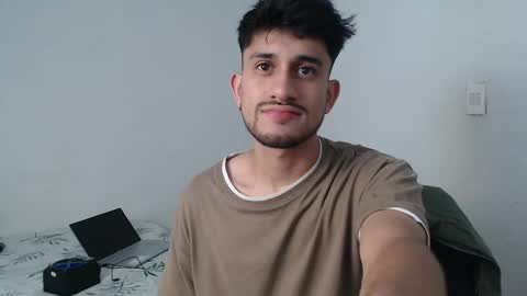 Snapshot of latinbunny7779 chatting on March 4, 2025, 5:53 am camilo online show from March 4, 2025, 5:53 am