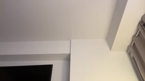 Hi -  online show from February 12, 2026, 5:02 am