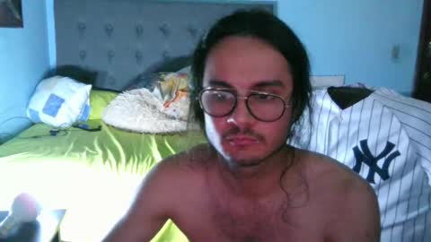 latinincognito online show from March 5, 2025, 10:21 pm