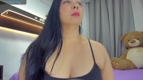 Vanessa online show from April 4, 2026, 12:35 pm