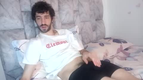 latinlustandfrenchkiss online show from May 21, 2026, 2:13 pm