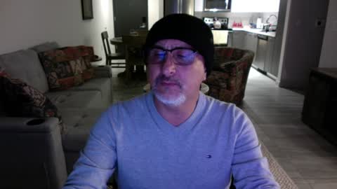 QS - INDEPENDENT MODEL online show from January 19, 2025, 4:54 am