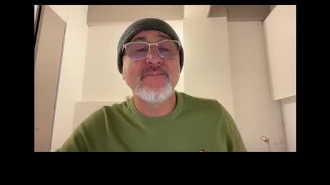 QS - INDEPENDENT MODEL online show from September 12, 2025, 2:11 am