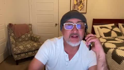 QS - INDEPENDENT MODEL online show from October 7, 2025, 1:47 am