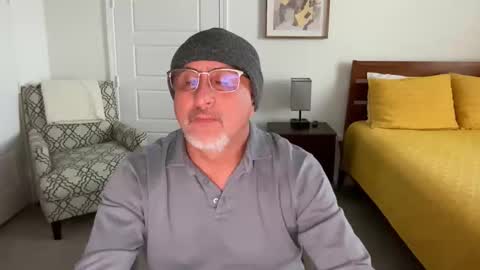 QS - INDEPENDENT MODEL online show from October 30, 2025, 11:16 pm