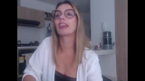 latinpaprika online show from March 11, 2025, 9:02 am