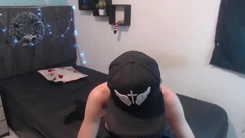 Snapshot of latins_boys_20 chatting on December 10, 2024, 9:44 am NICK online show from December 10, 2024, 9:44 am