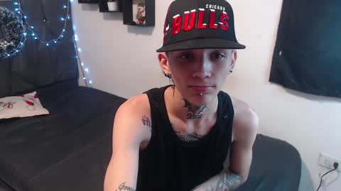 Snapshot of latins_boys_20 chatting on December 30, 2024, 3:58 am NICK online show from December 30, 2024, 3:58 am