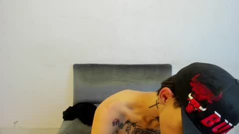 Snapshot of latins_boys_20 chatting on January 19, 2025, 10:17 am NICK online show from January 19, 2025, 10:17 am