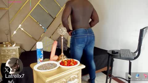 LEANDRO online show from November 5, 2025, 3:06 am