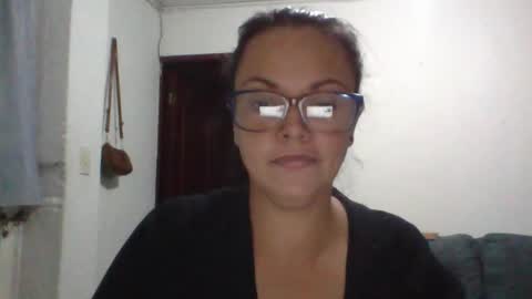 Snapshot of lau16310 chatting on January 17, 2026, 1:32 am Laura online show from January 17, 2026, 1:32 am
