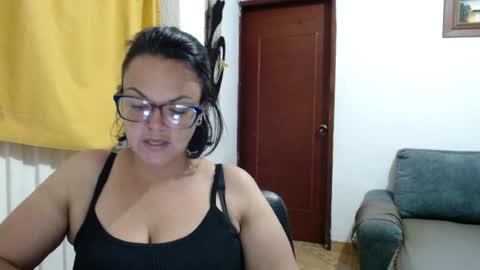 Snapshot of lau16310 chatting on July 15, 2026, 11:43 pm Laura online show from July 15, 2026, 11:43 pm