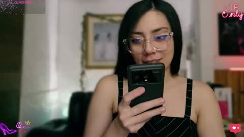 laujgray online show from April 12, 2026, 7:35 am