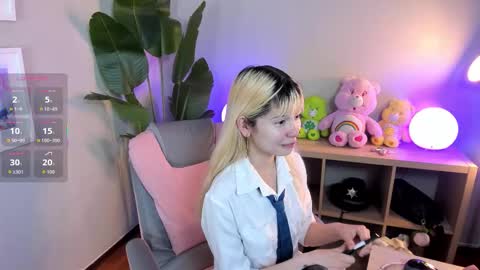 laukyubey1 online show from October 15, 2025, 9:04 pm