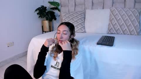 Lau Miller online show from September 25, 2025, 8:56 pm