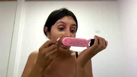 laura  online show from June 2, 2026, 2:35 am