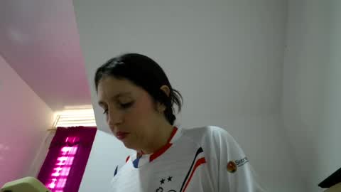 laura  online show from July 17, 2026, 9:41 pm