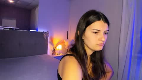 Snapshot of laura__leee chatting on July 6, 2026, 5:04 am Laura online show from July 6, 2026, 5:04 am