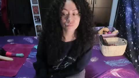  Wen  online show from November 25, 2025, 2:28 pm