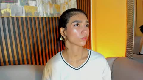 Laura online show from March 25, 2026, 12:33 pm