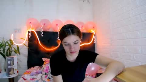 LAURA online show from April 29, 2026, 3:16 pm