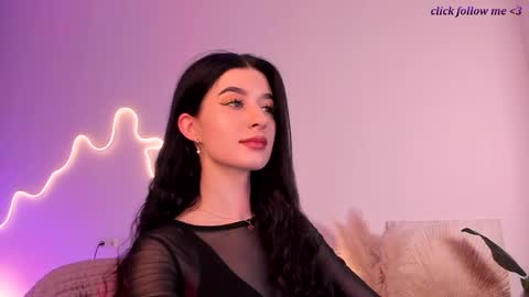 Laura online show from May 12, 2026, 10:29 pm
