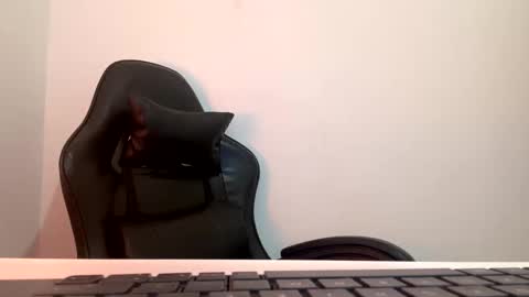 laura online show from September 9, 2025, 1:27 am