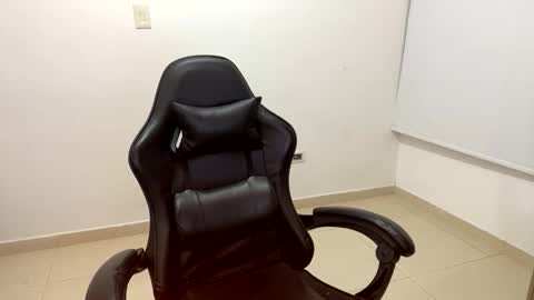 laura online show from October 15, 2025, 11:27 pm