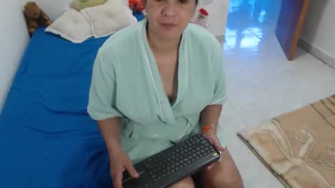 laura_foxx2379 online show from November 17, 2025, 5:30 pm