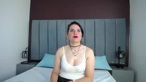 laura hotties online show from March 1, 2025, 1:18 pm