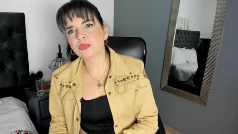 laura hotties online show from February 22, 2026, 12:58 pm