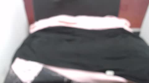  Laura  online show from January 17, 2026, 1:49 pm