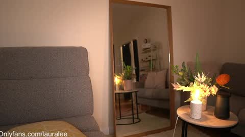 Laura Lee. online show from April 5, 2026, 1:03 am