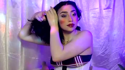 Snapshot of laura_pink01 chatting on February 17, 2025, 11:20 pm laura_pink01 online show from February 17, 2025, 11:20 pm